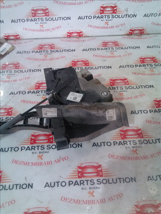 Broasca usa stanga spate FORD FOCUS 3