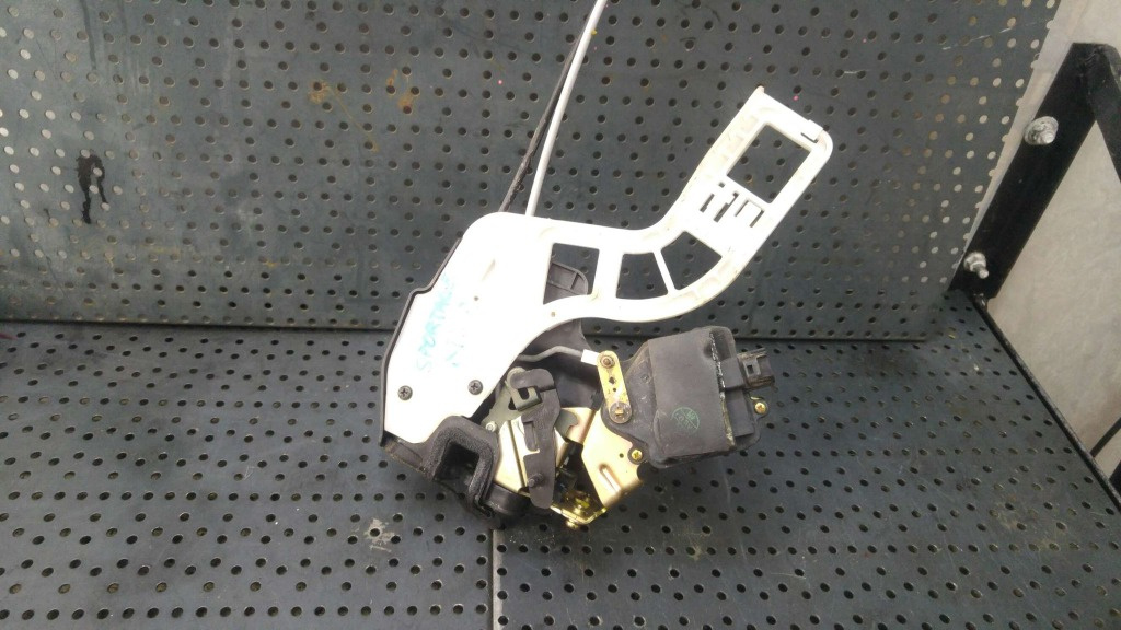 Broasca usa stanga spate kia sportage 2 je km 814101f010