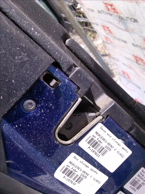 Broasca usa stanga spate MERCEDES-BENZ C CLASS an fabr. 2005