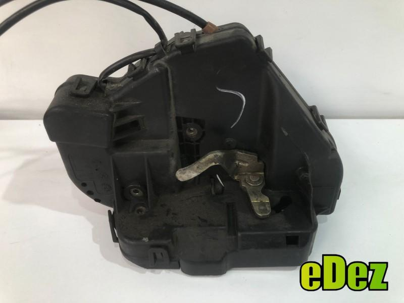 Broasca usa stanga spate Mercedes C-Class (2001-2007) [W203] a2037300135