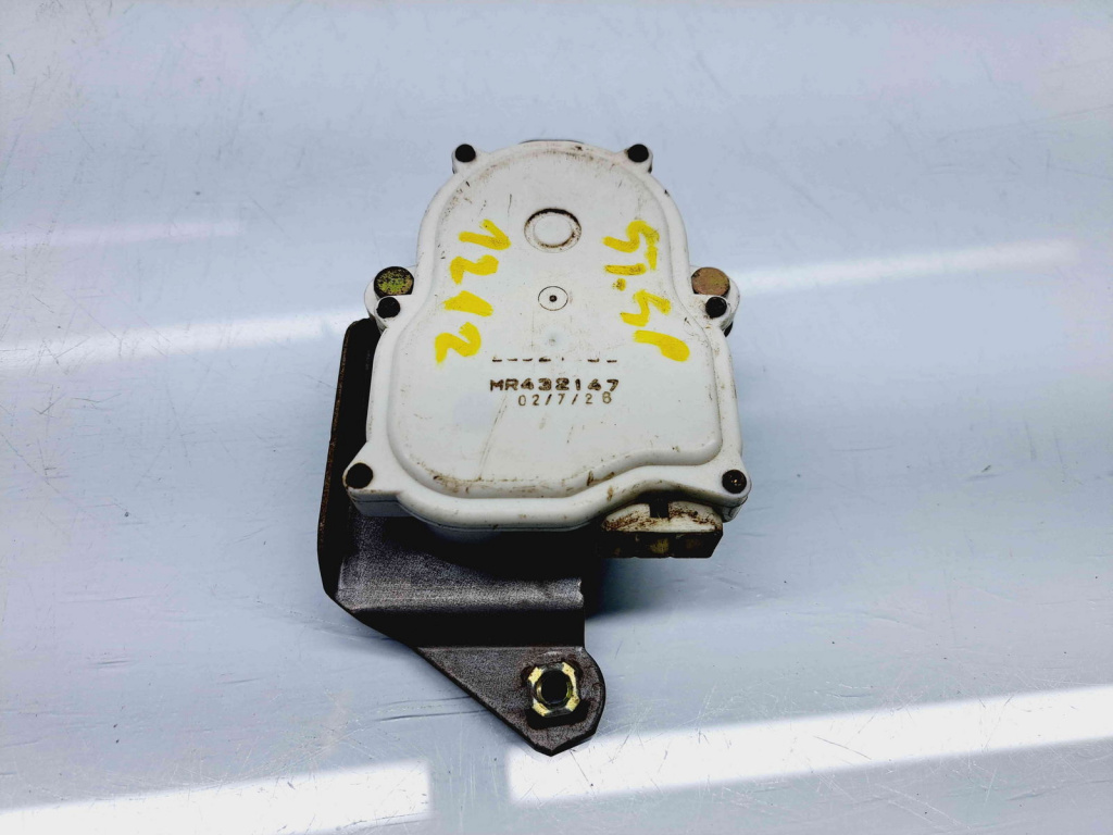 Broasca usa stanga spate MITSUBISHI L200 Facelift [Fabr 2002-2006] MR432147