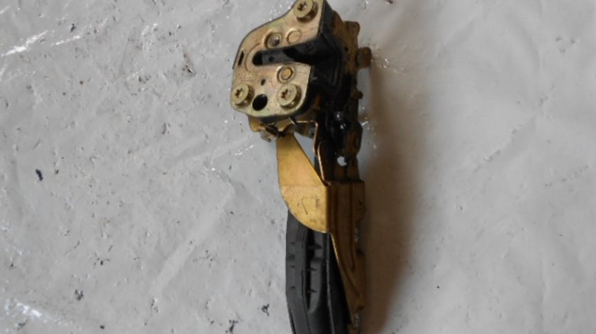 BROASCA USA STANGA SPATE OPEL VECTRA A