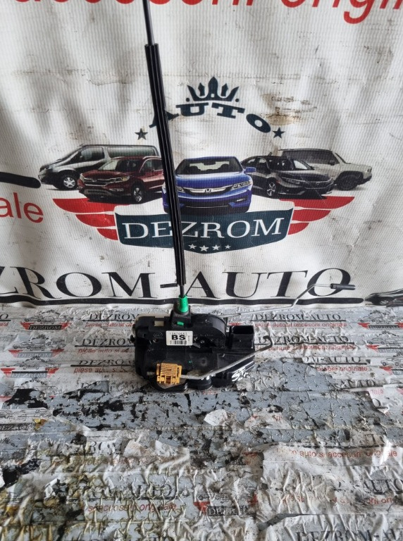 Broasca usa stanga spate Opel Zafira C Tourer cod piesa : 13579557
