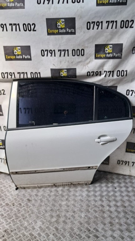 Broasca usa stanga spate Skoda Superb 1.9 TDI an fabricatie 2008