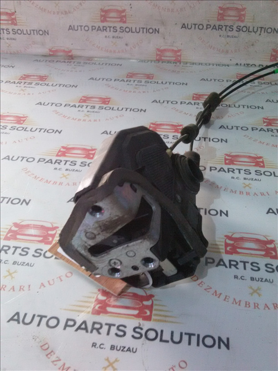 Broasca usa stanga spate TOYOTA RAV 4 an fabr. 2008