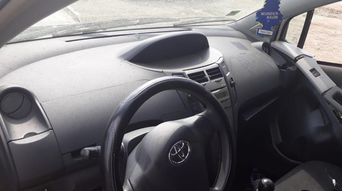 Broasca usa stanga spate Toyota Yaris 2011 hatchback 1.4tdi