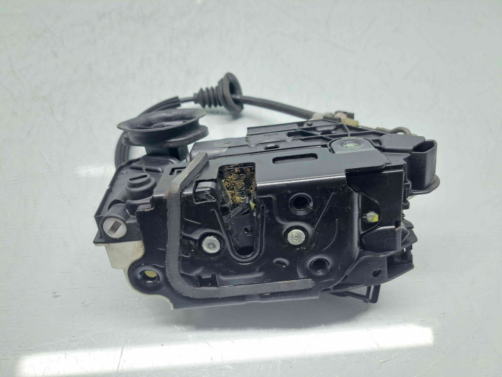 Broasca usa stanga spate Volkswagen Golf