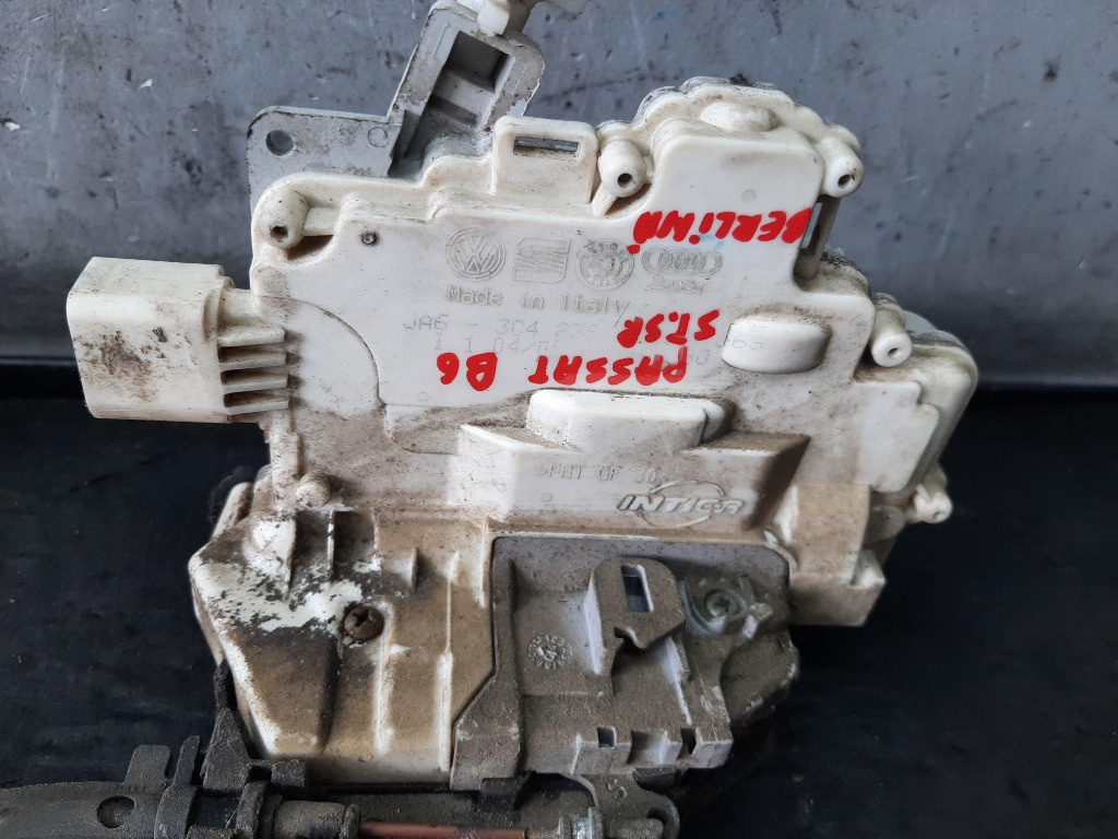 Broasca usa stanga spate vw passat b6 3c2 3c4839