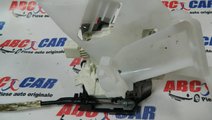 Broasca usa stanga spate VW Passat B7 cod: 3C48390...