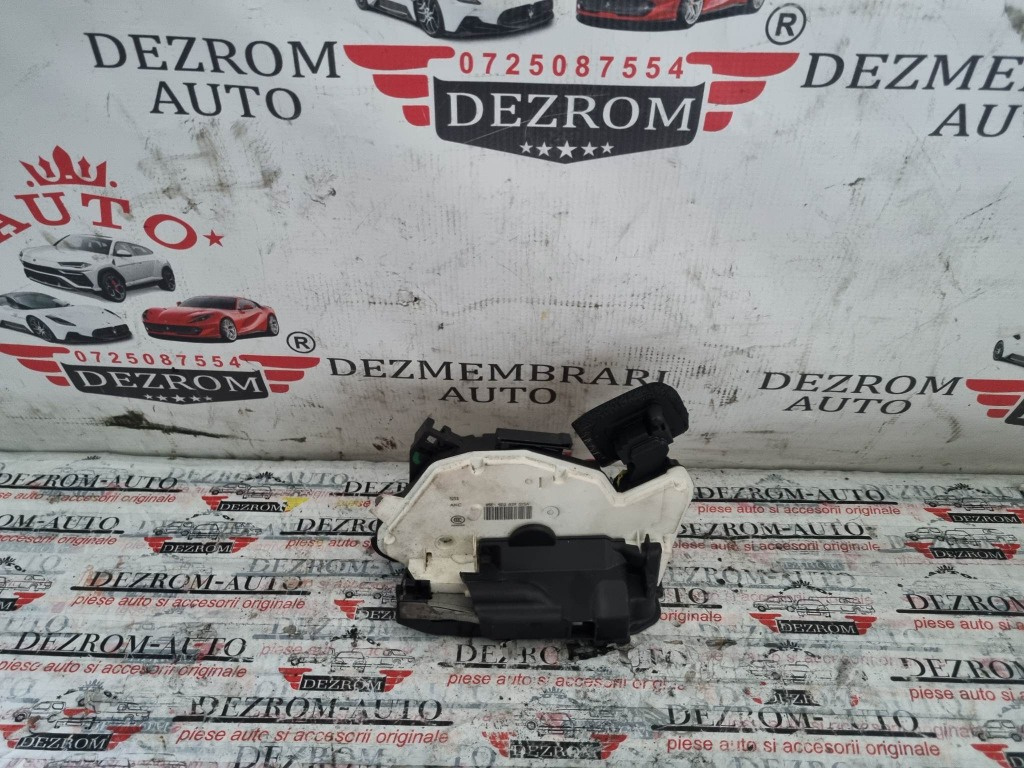 Broasca usa stanga spate VW Passat B8 Variant cod piesa : 5E0839015A