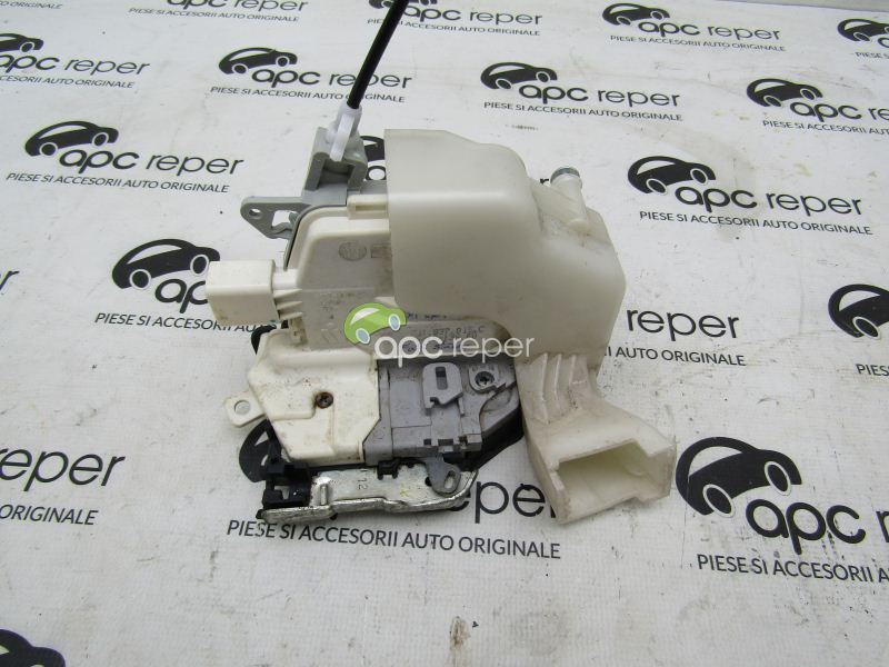 BROASCA USA STG FATA Audi A5 8T - 2014 cod 8J1837015C