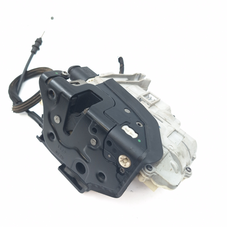 Broasca Usa Vw Passat B6 2005-2010 Fata Dreapta 3C1837016A, 3C1837016