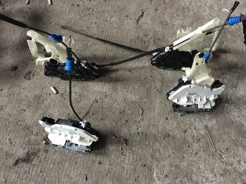 Broasca yala fata spate Vw Passat CC 2009 2010 2011 2012