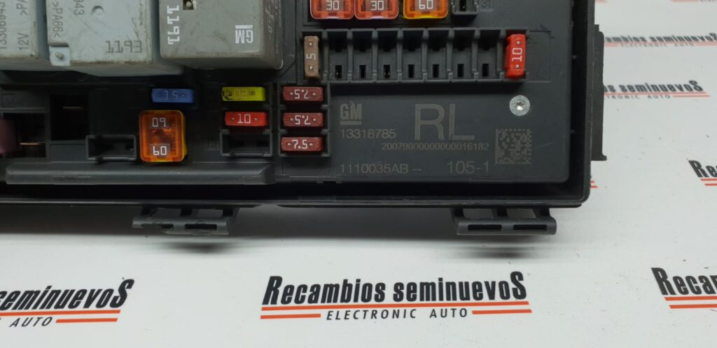 BSI Panou sigurante GM OPEL ASTRA J 13318785 RL / 13318785RL / 111035AB13318785 RL / 13318785RL / 111035AB