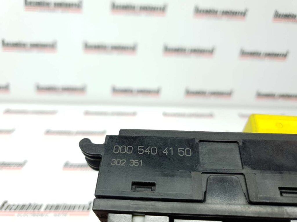 BSI Panou sigurante MERCEDES-BENZ CLK 208 545 01 32 / 2085450132 / 302530 / 002 545 19 01 / 0025451901 / 1-967 5230 / 1 967 5230 / 19675230 / 0005404150208 545 01 32 / 2085450132 / 302530 / 002 545 19 01 / 0025451901 / 1-967 5230 / 1 967 5230 / 19675