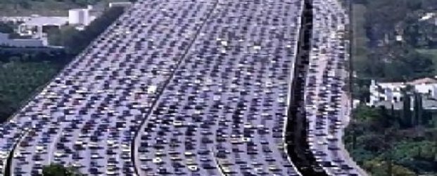 Bucata de-i zice autostrada dintre Bucure&#351;ti &#351;i Ploie&#351;ti va fi deschisa n iulie 2010, &#351;i nici aceasta toata...