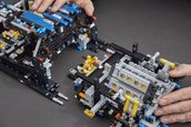 Bugatti Chiron din piese LEGO