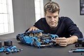 Bugatti Chiron din piese LEGO