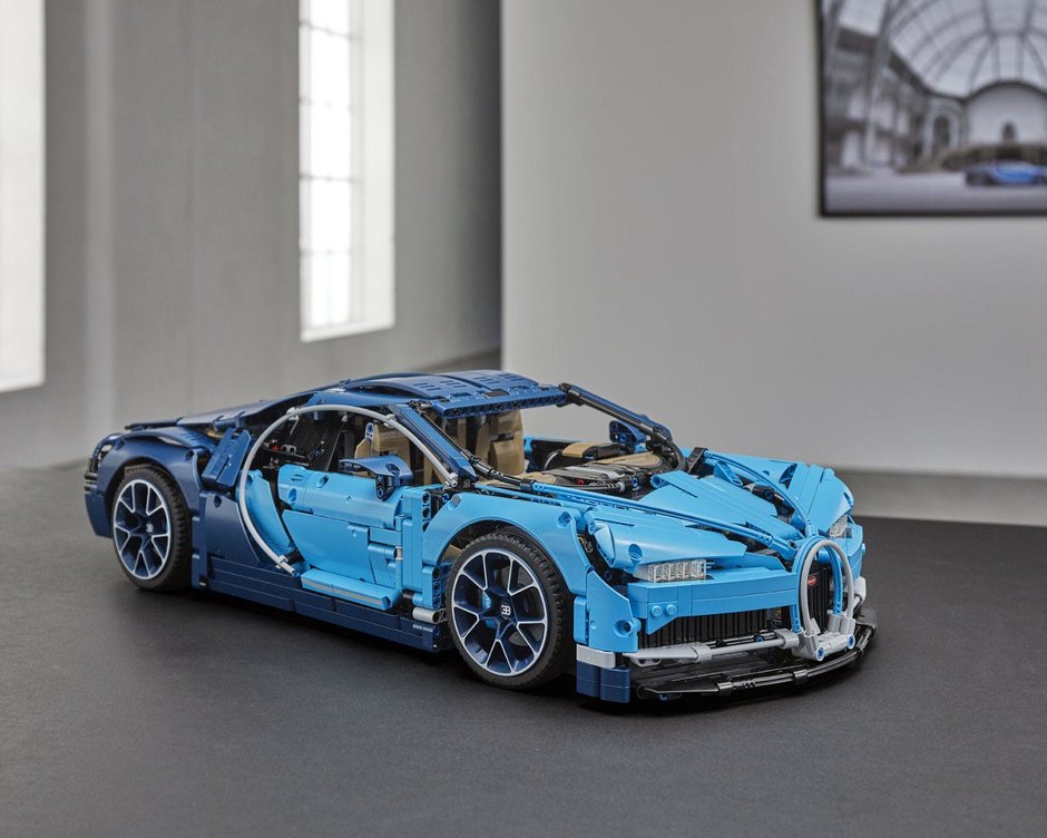 Bugatti Chiron din piese LEGO