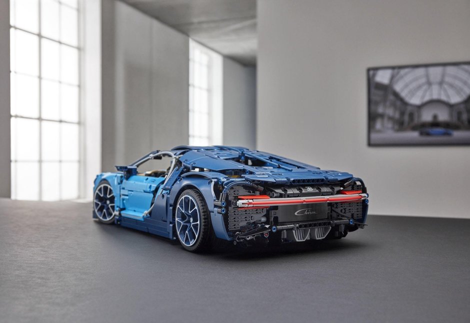 Bugatti Chiron din piese LEGO