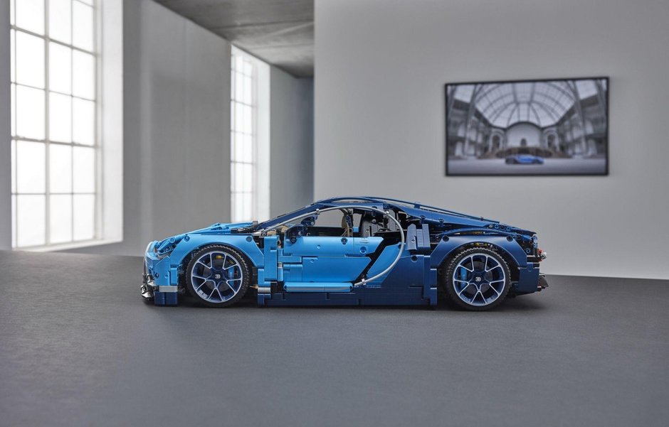 Bugatti Chiron din piese LEGO