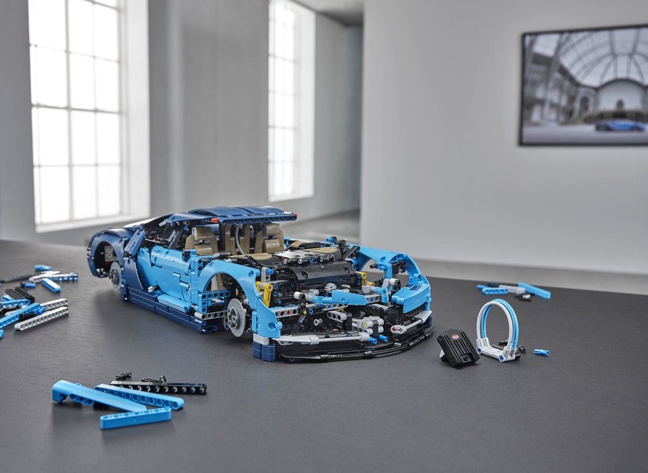 Bugatti Chiron din piese LEGO