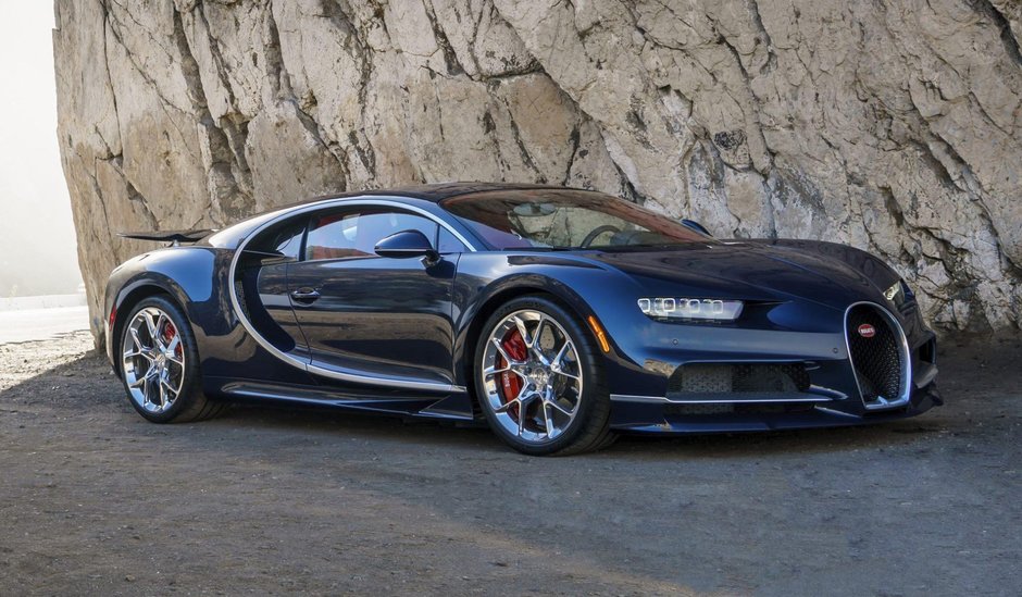 Bugatti Chiron in carbon albastru