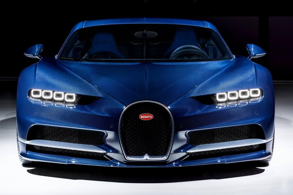 Bugatti Chiron in carbon albastru