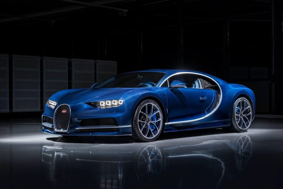 Bugatti Chiron in carbon albastru