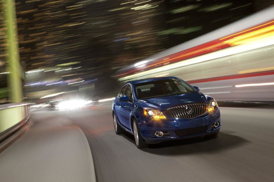 Buick Verano Turbo consuma 11.7 l / 100 km Buick Verano Turbo consuma 11.7 l / 100 km
