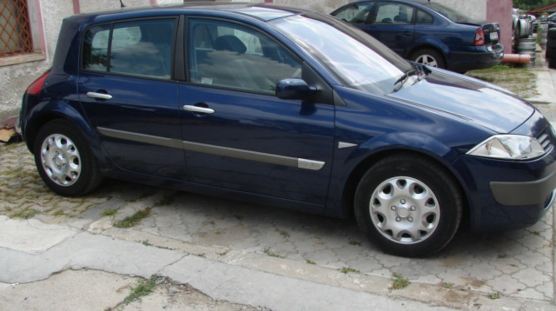 Bumb capitonaj capota Renault Megane 2 [2002 - 2006] Hatchback 5-usi 1.9 dCi MT (120 hp) II (BM0/1_ CM0/1_)