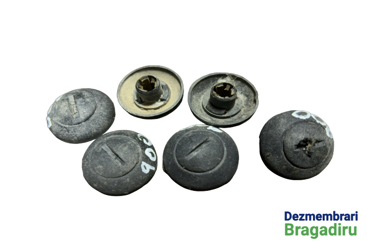 Bumb / Piulita aparatoare noroi spate Hyundai Tucson [2004 - 2010] Crossover 2.0 CRDI MT 4WD (140 hp) Cod motor D4EA