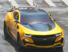 Bumblebee si Barricade in cea de-a 5-a parte a seriei Transformers