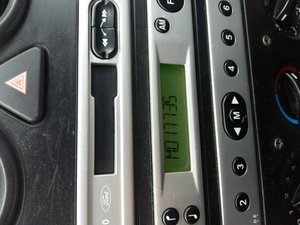 Buna ziua. Va rog sa ma ajutati cu un cod pentru radio la un ford fusion 2006 seria 2500, cod M017735. ?