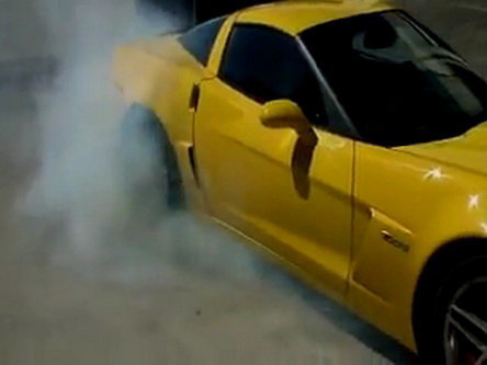 Burnout cu Corvette Z06 - Cat mai mult fum!
