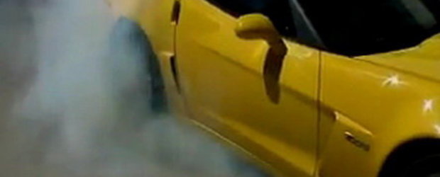 Burnout cu Corvette Z06 - Cat mai mult fum!