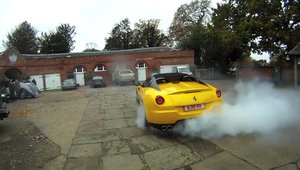 Burnout cu Ferrari SA Aperta
