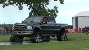 Burnout cu senile de zapada? Avem. Facute de un Ford F-350