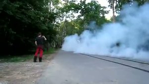 Burnout masiv cu un Volkswagen Touareg W12 Twin-Turbo