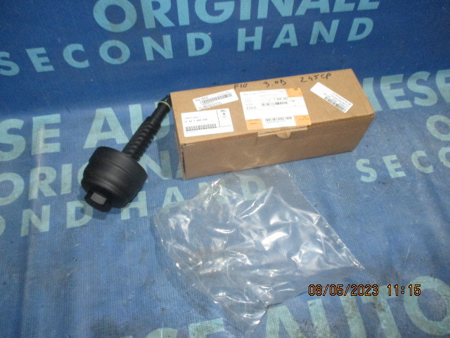 Buson filtru ulei BMW F10; 7808440 (piesa noua originala)