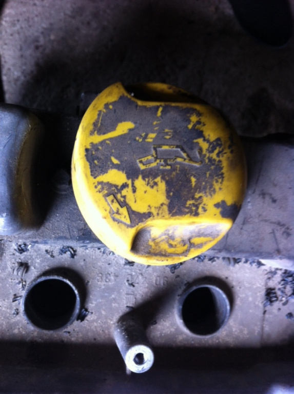 Buson umplere ulei Opel Vectra B [1995 - 1999] Sedan 4-usi 1.6 MT (101 hp) 36_)