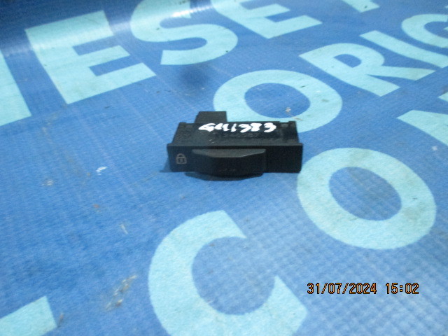 Butoane BMW G11 2016; 9253780 (portbagaj)