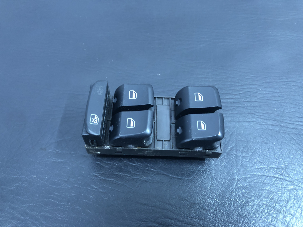 Butoane comada geamuri Audi A4 B8 2.0 TDI sedan 2011 (8K0959851D)