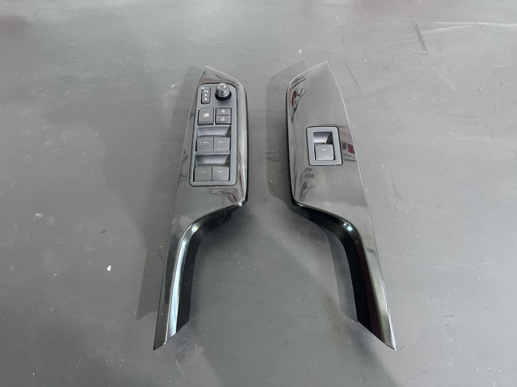 Butoane comada geamuri Toyota CHR sedan 2022 (8404F4090)