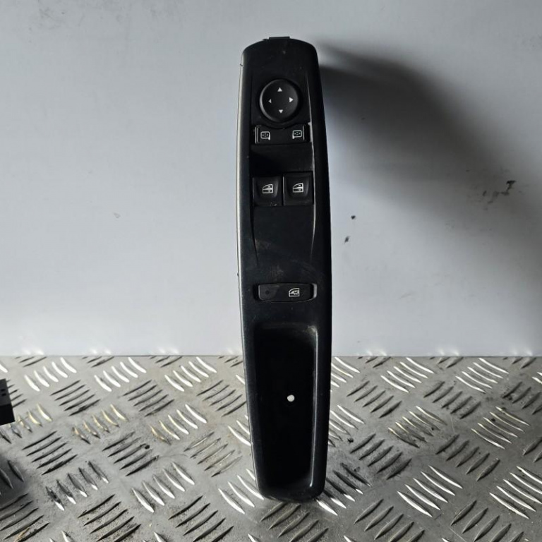 Butoane comanda geamuri electrice Renault Megane 3 2008-2012