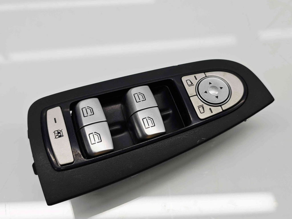 Butoane comanda geamuri sofer Mercedes C