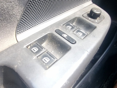 Butoane comanda geamuri sofer Volkswagen Jetta 3 (1K2) [Fabr 2005-2010] 1.9 TDI BXE 77KW / 105CP