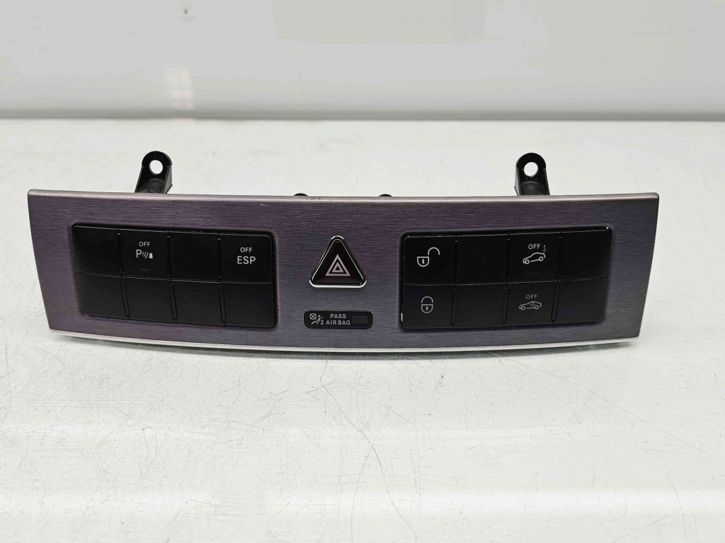 Butoane comenzi consola centrala Mercedes Clasa C Coupe (CL203) [Fabr 2001-2011] 203 870 01 51