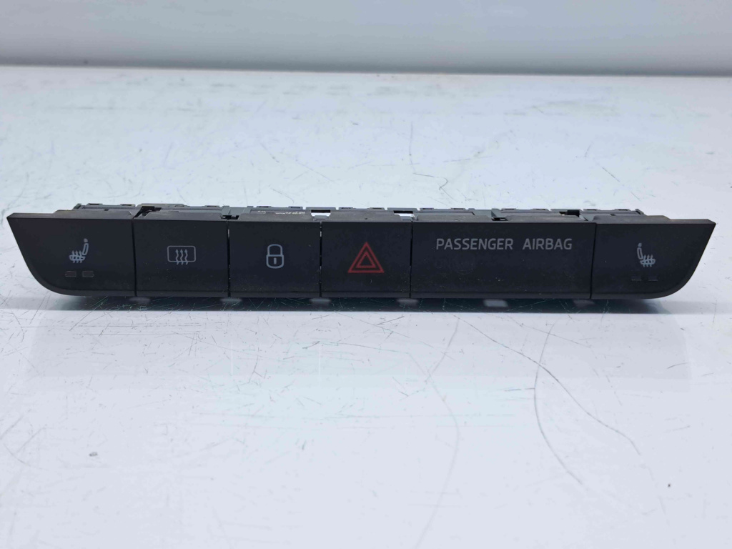 Butoane comenzi consola centrala Skoda Fabia 3 Combi (NJ5) [Fabr 2014-2022] 6V0927132C