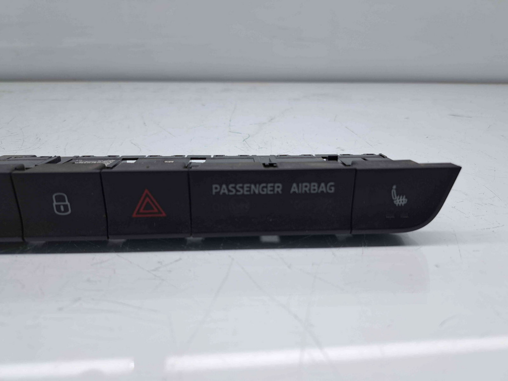 Butoane comenzi consola centrala Skoda Fabia 3 Combi (NJ5) [Fabr 2014-2022] 6V0927132C